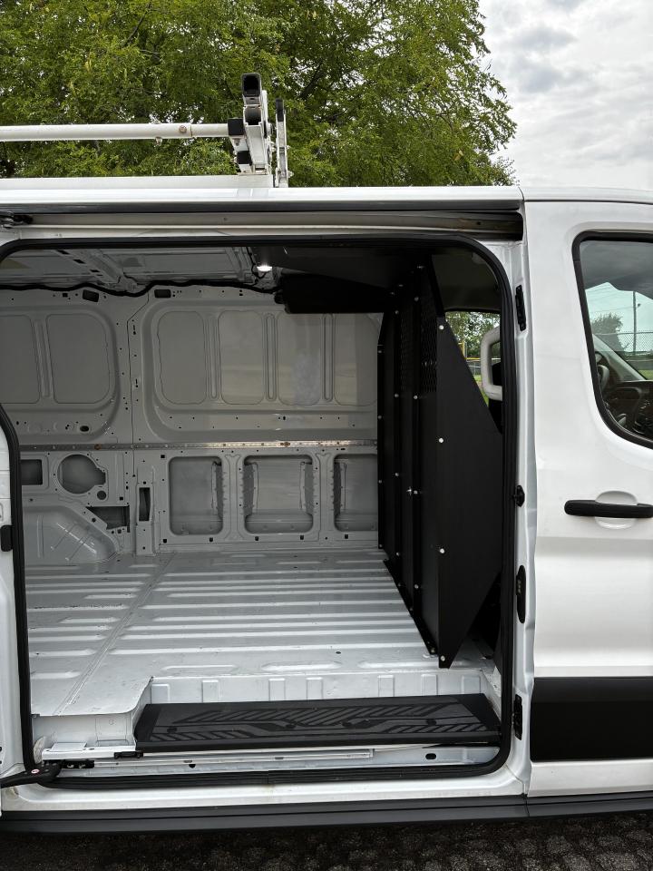 Ford Transit 150 Van Low Roof w/Sliding Pass. 130-in. WB 2020