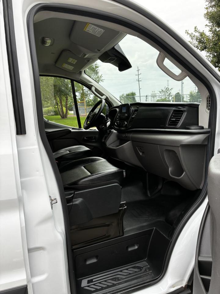 Ford Transit 150 Van Low Roof w/Sliding Pass. 130-in. WB 2020