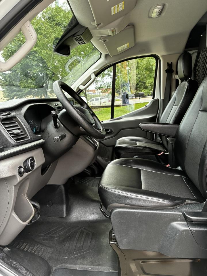 Ford Transit 150 Van Low Roof w/Sliding Pass. 130-in. WB 2020