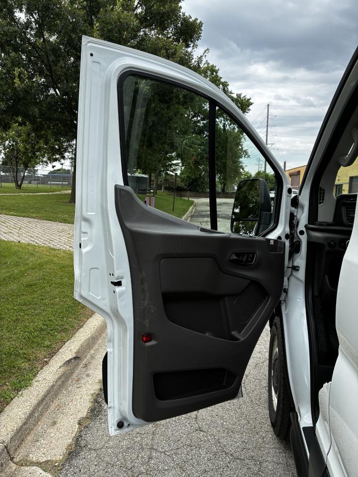 Ford Transit 150 Van Low Roof w/Sliding Pass. 130-in. WB 2020