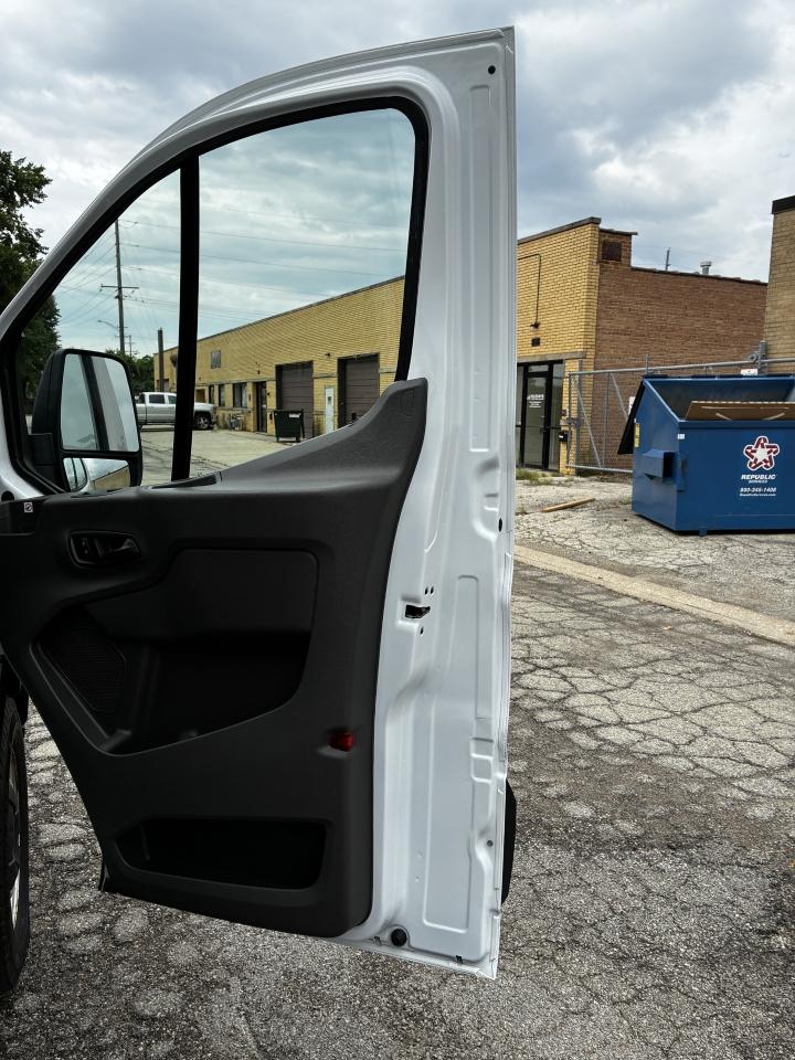 Ford Transit 150 Van Low Roof w/Sliding Pass. 130-in. WB 2020