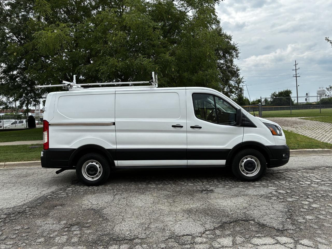 Ford Transit 150 Van Low Roof w/Sliding Pass. 130-in. WB 2020
