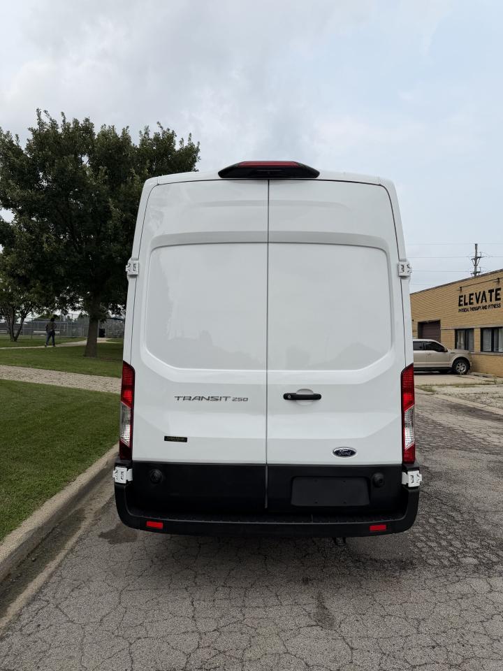 Ford Transit  2023