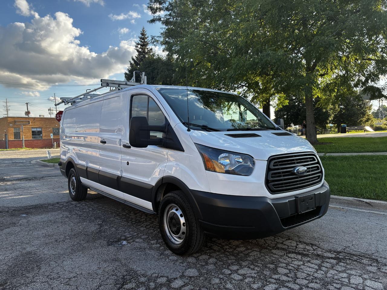 Ford Transit 350 Van Low Roof 60/40 Pass. 148-in. WB 2017