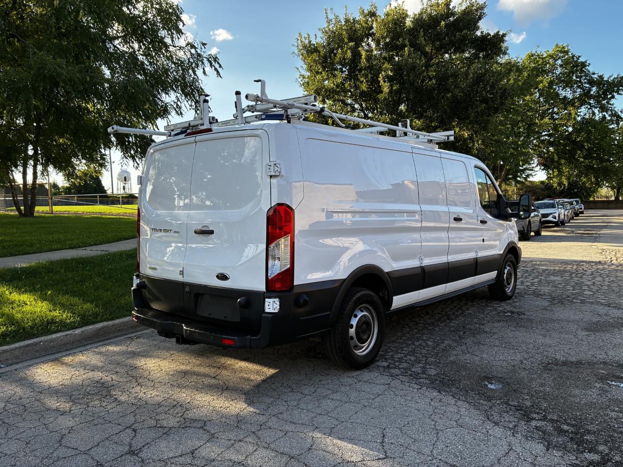 Ford Transit 350 Van Low Roof 60/40 Pass. 148-in. WB 2017