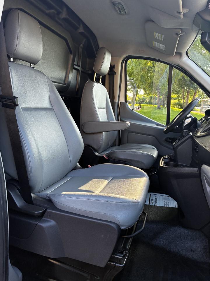 Ford Transit 350 Van Low Roof 60/40 Pass. 148-in. WB 2017
