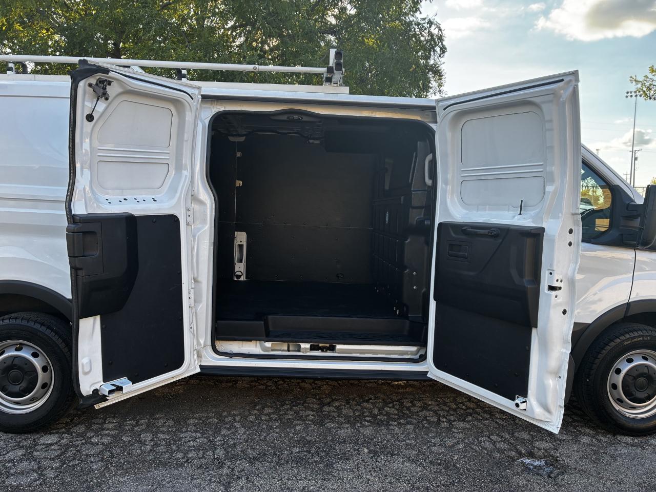 Ford Transit 350 Van Low Roof 60/40 Pass. 148-in. WB 2017