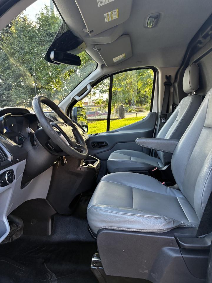 Ford Transit 350 Van Low Roof 60/40 Pass. 148-in. WB 2017
