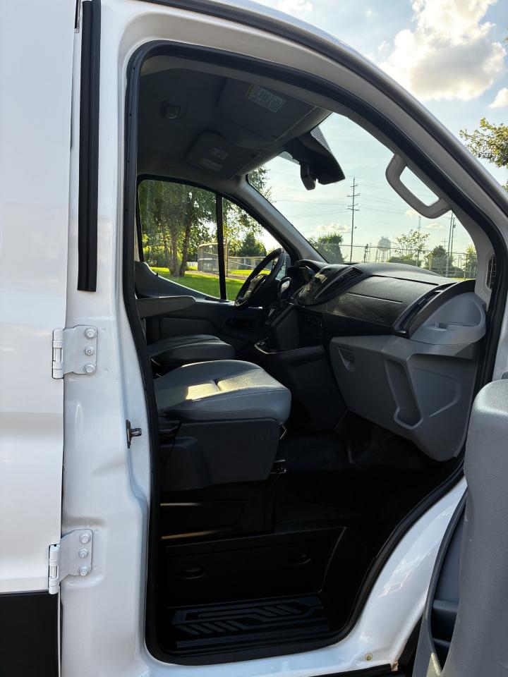Ford Transit 350 Van Low Roof 60/40 Pass. 148-in. WB 2017
