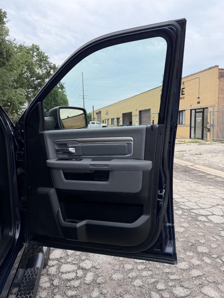 RAM 2500 SLT Crew Cab LWB 4WD 2014