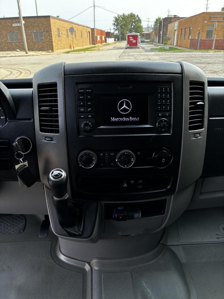 Mercedes-Benz Sprinter 2500 High Roof 170-in. WB 2015
