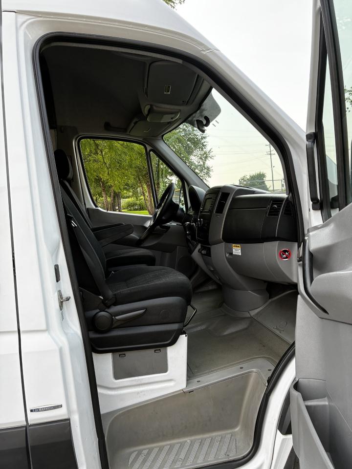 Mercedes-Benz Sprinter 2500 High Roof 170-in. WB 2015