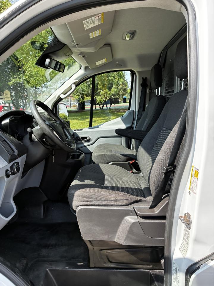 Ford Transit 150 Van Low Roof 60/40 Pass. 130-in. WB 2016