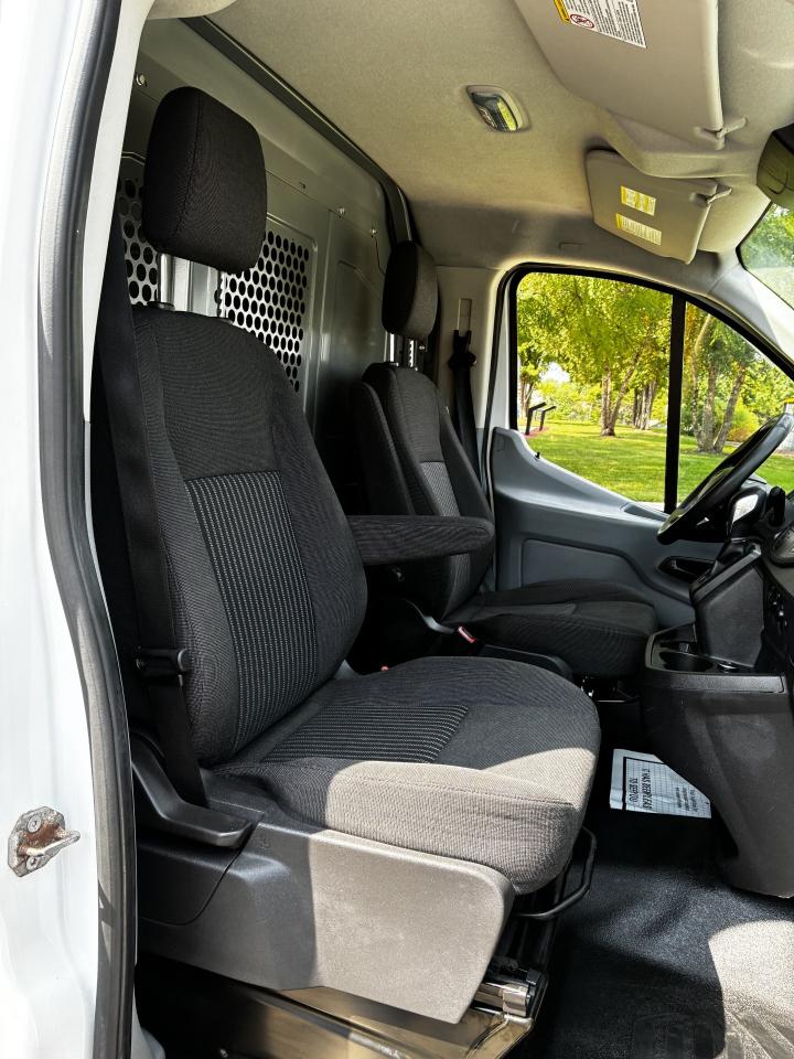 Ford Transit 150 Van Low Roof 60/40 Pass. 130-in. WB 2016