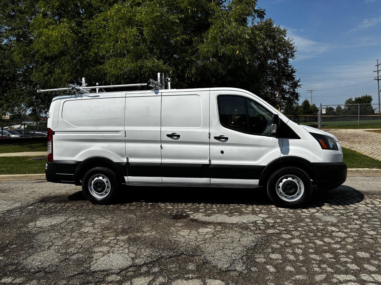 Ford Transit 150 Van Low Roof 60/40 Pass. 130-in. WB 2016