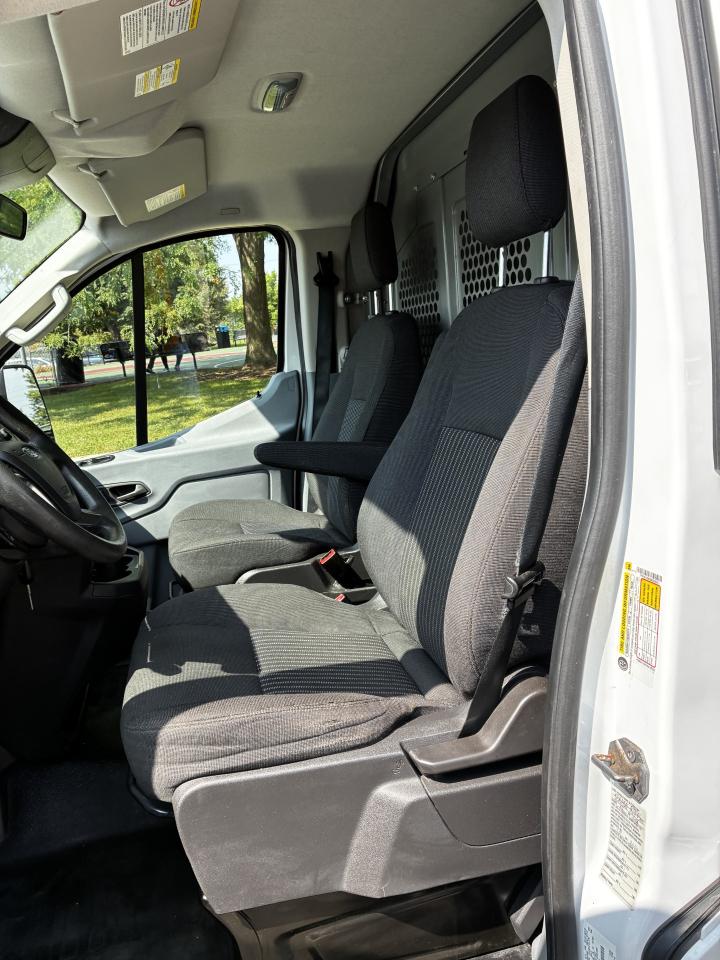 Ford Transit 150 Van Low Roof 60/40 Pass. 130-in. WB 2016