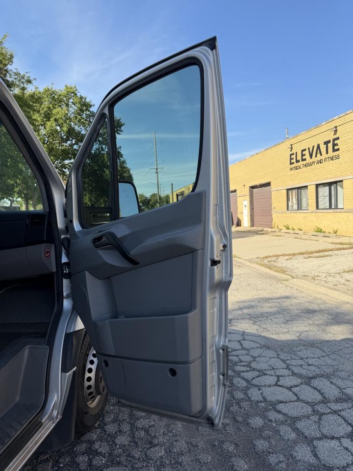 Mercedes-Benz Sprinter 3500 170-in. WB 2016