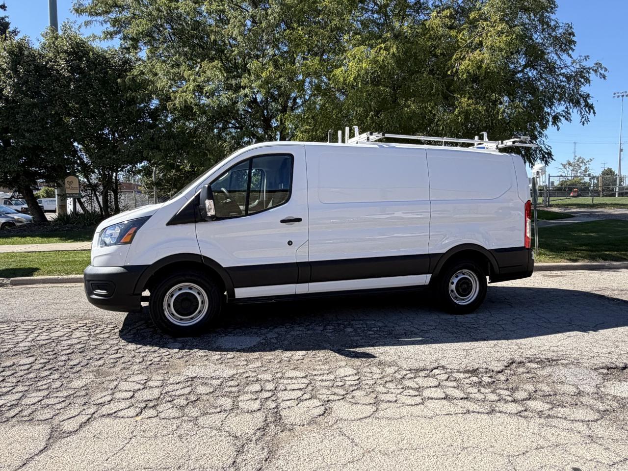 Ford Transit 150 Van Low Roof 60/40 Pass. 130-in. WB 2020
