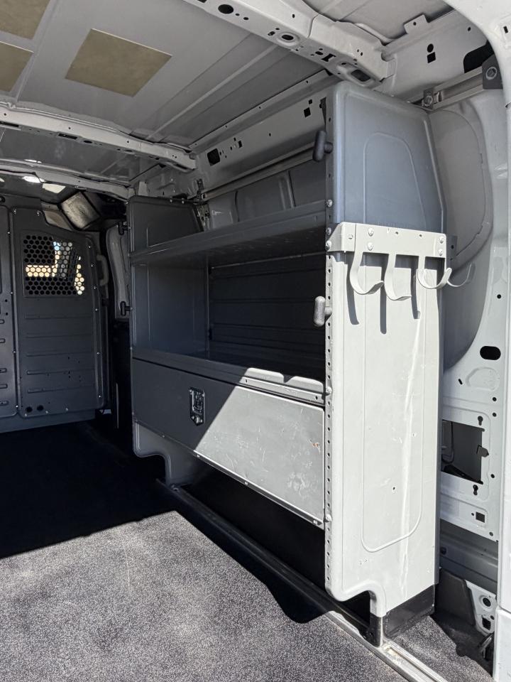 Ford Transit 150 Van Low Roof 60/40 Pass. 130-in. WB 2020