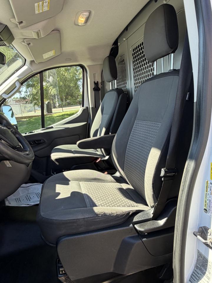 Ford Transit 150 Van Low Roof 60/40 Pass. 130-in. WB 2020