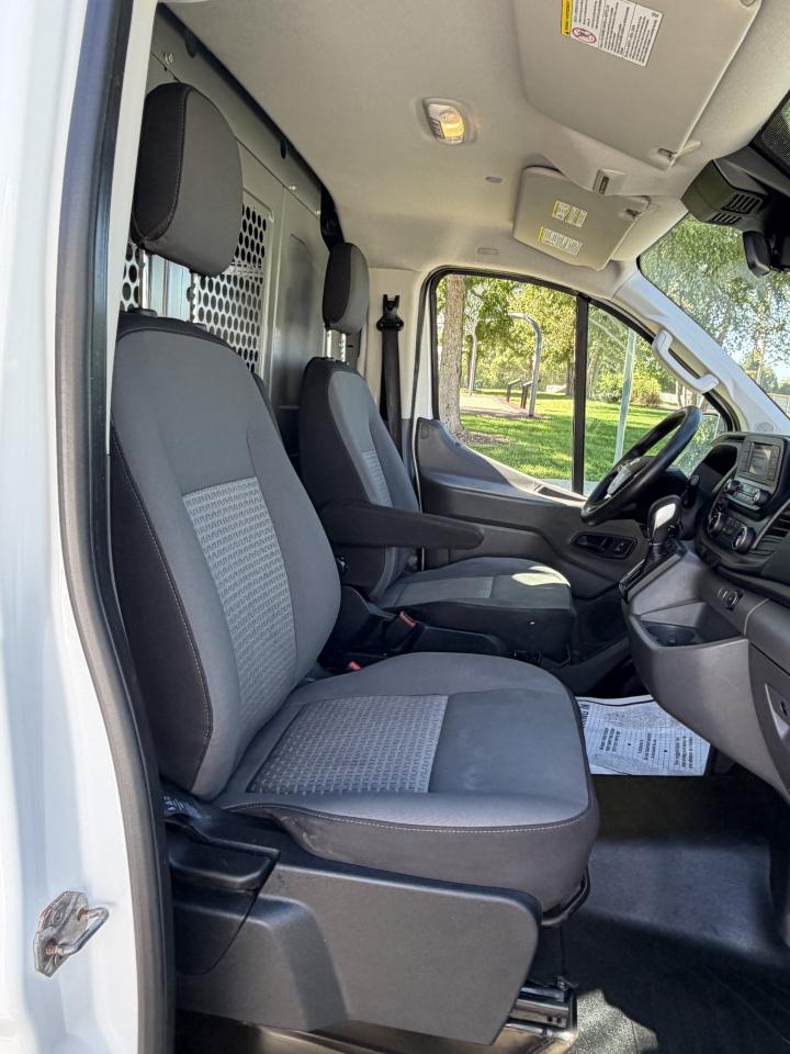 Ford Transit 150 Van Low Roof 60/40 Pass. 130-in. WB 2020