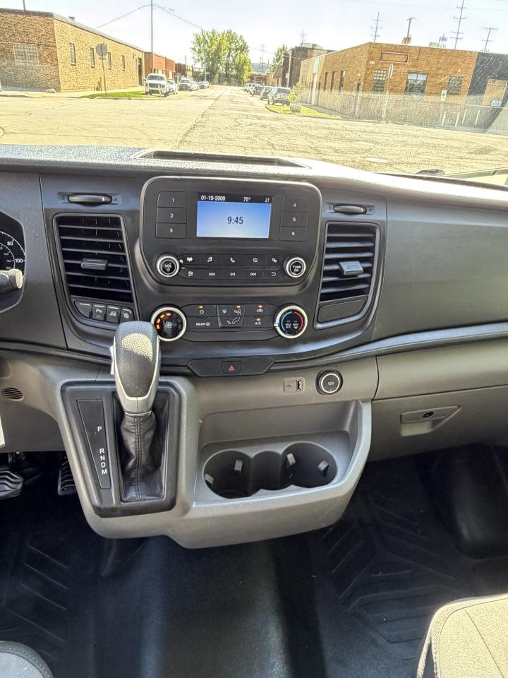 Ford Transit 150 Van Low Roof 60/40 Pass. 130-in. WB 2020