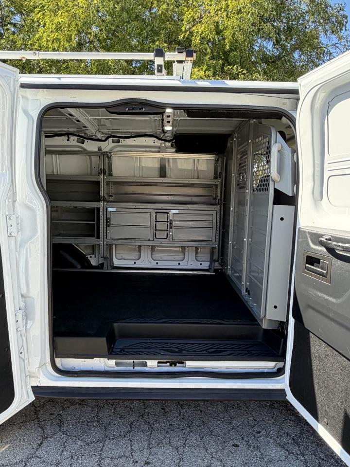 Ford Transit 150 Van Low Roof 60/40 Pass. 130-in. WB 2020