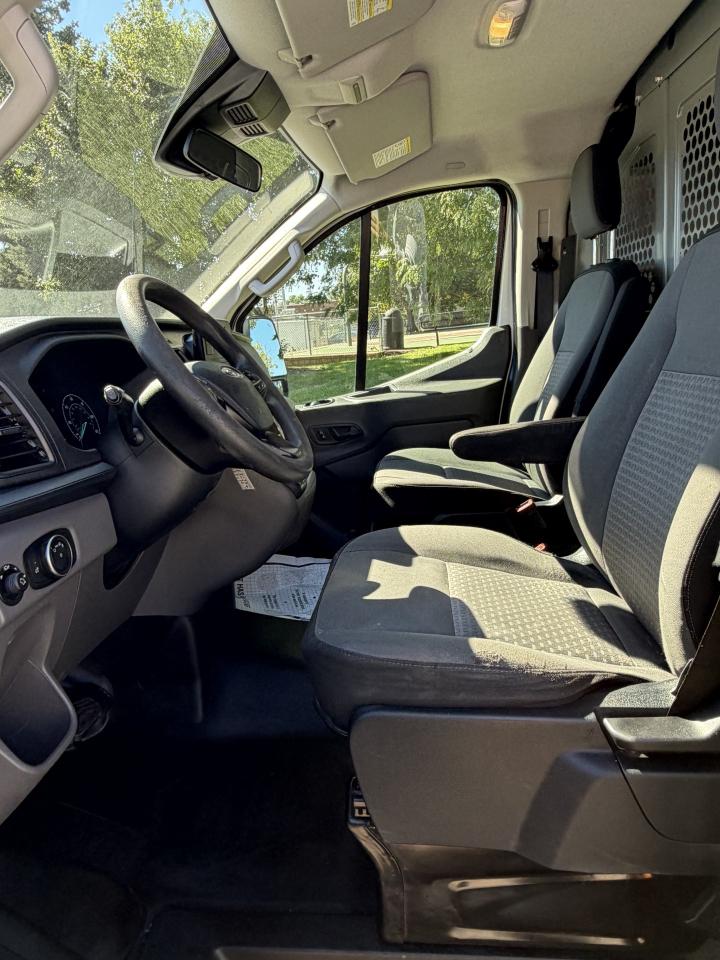 Ford Transit 150 Van Low Roof 60/40 Pass. 130-in. WB 2020