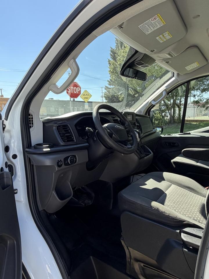 Ford Transit 150 Van Low Roof 60/40 Pass. 130-in. WB 2020