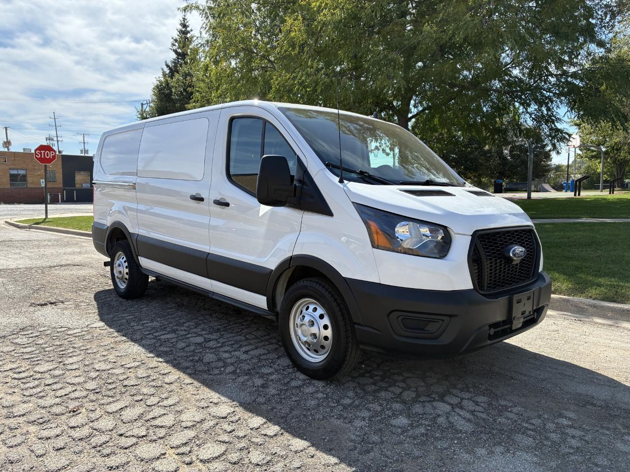 Ford Transit 150 Van Low Roof w/Sliding Pass. 130-in. WB 2023