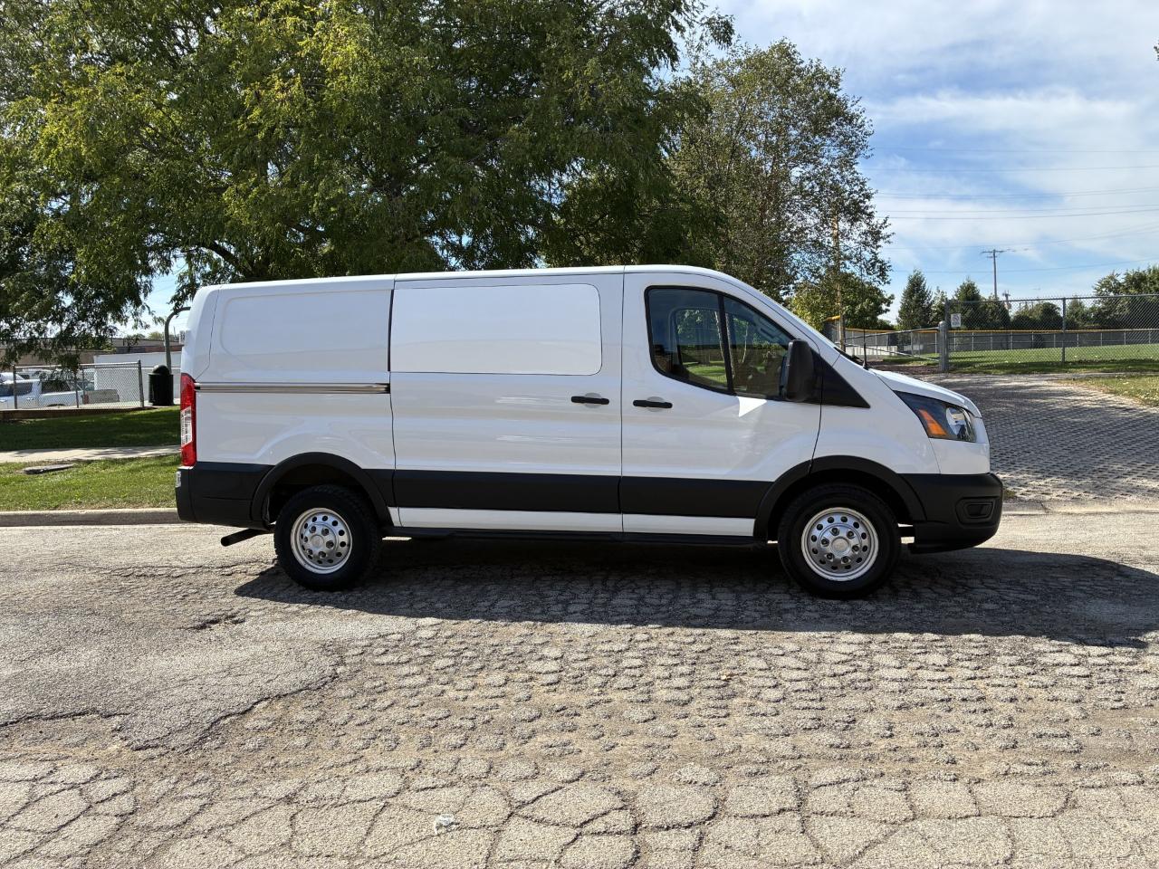 Ford Transit 150 Van Low Roof w/Sliding Pass. 130-in. WB 2023