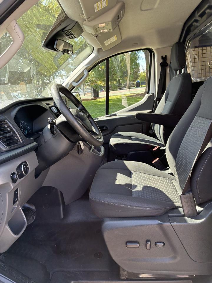 Ford Transit 150 Van Low Roof w/Sliding Pass. 130-in. WB 2023