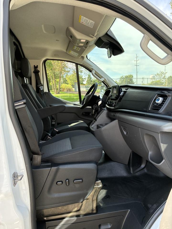 Ford Transit 150 Van Low Roof w/Sliding Pass. 130-in. WB 2023