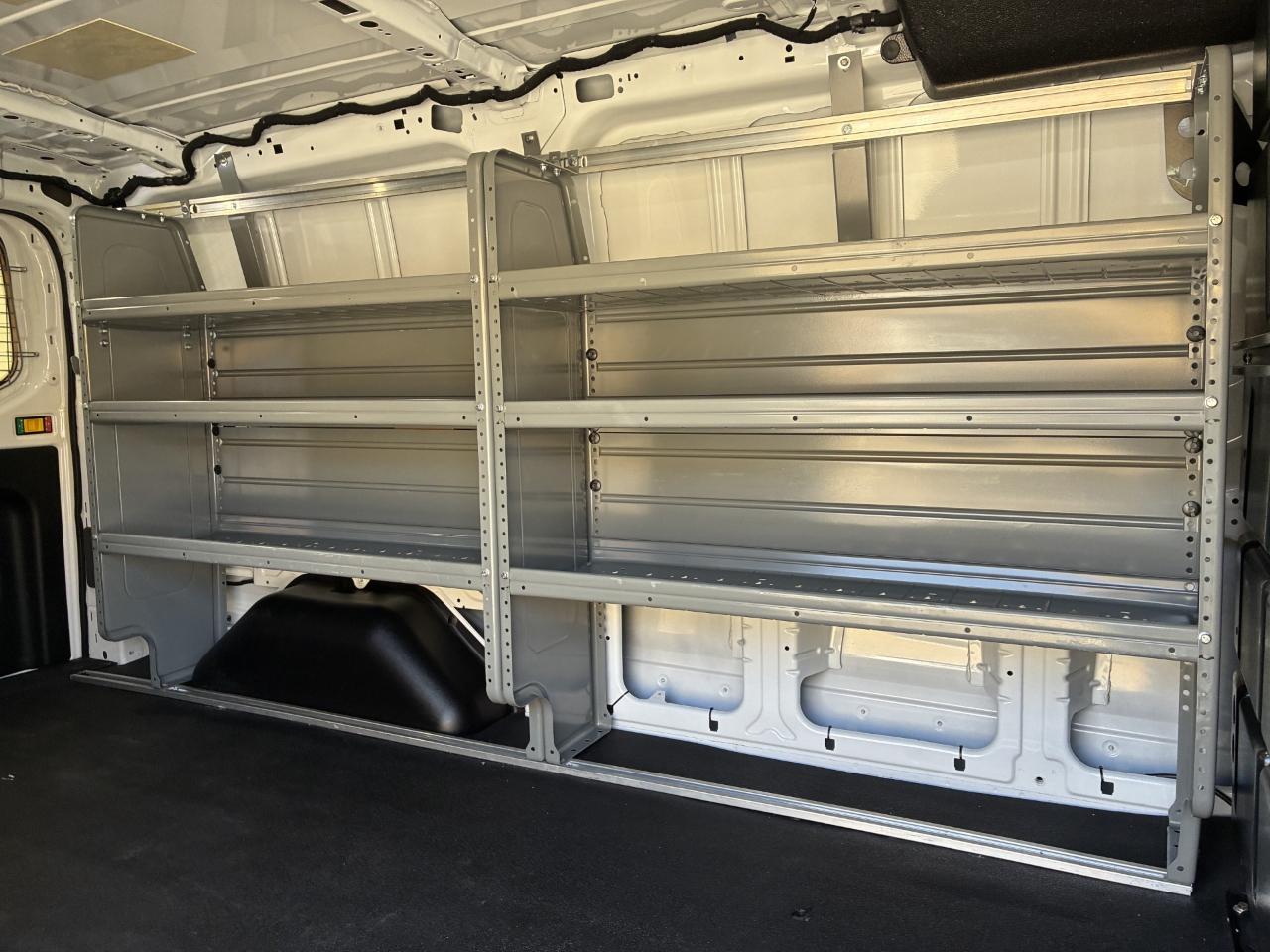 Ford Transit 150 Van Low Roof w/Sliding Pass. 130-in. WB 2023