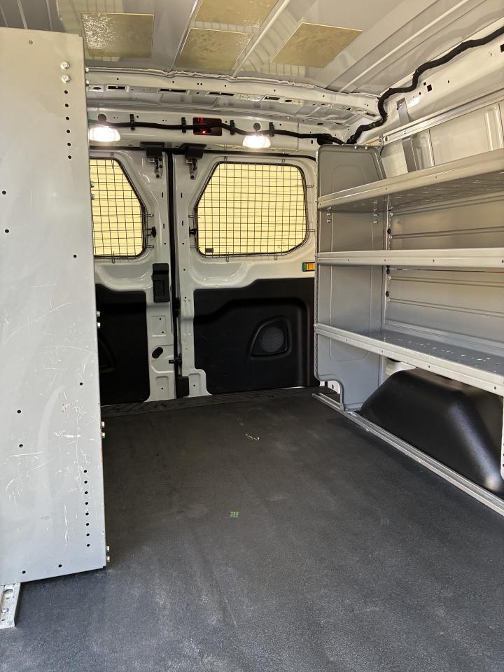 Ford Transit 150 Van Low Roof w/Sliding Pass. 130-in. WB 2023
