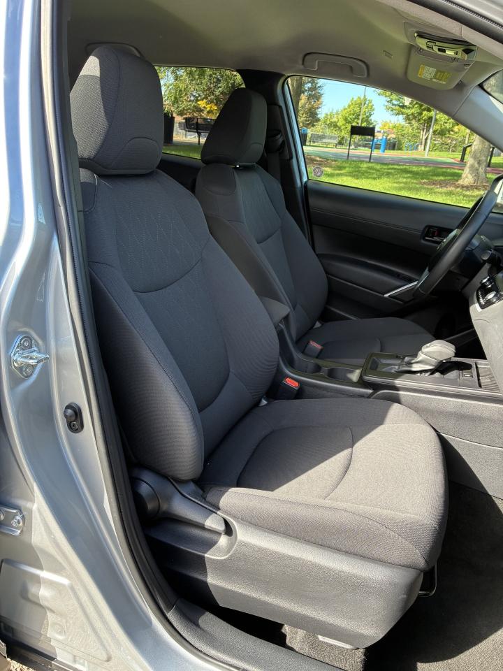 Toyota Corolla Cross LE 2026
