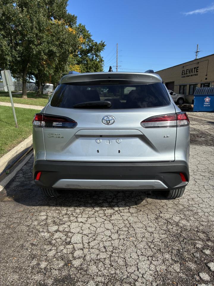 Toyota Corolla Cross LE 2026