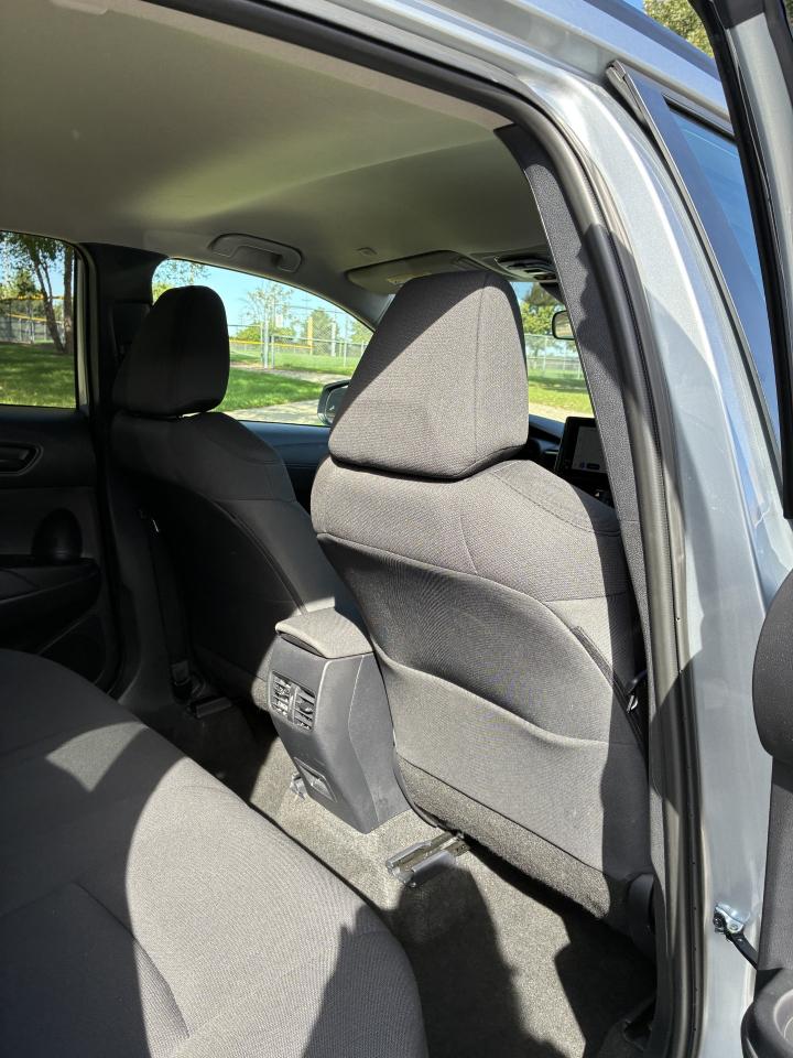 Toyota Corolla Cross LE 2026