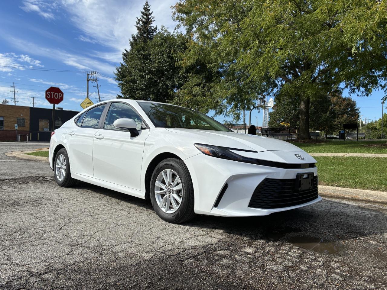 Toyota Camry Hybrid LE 2026