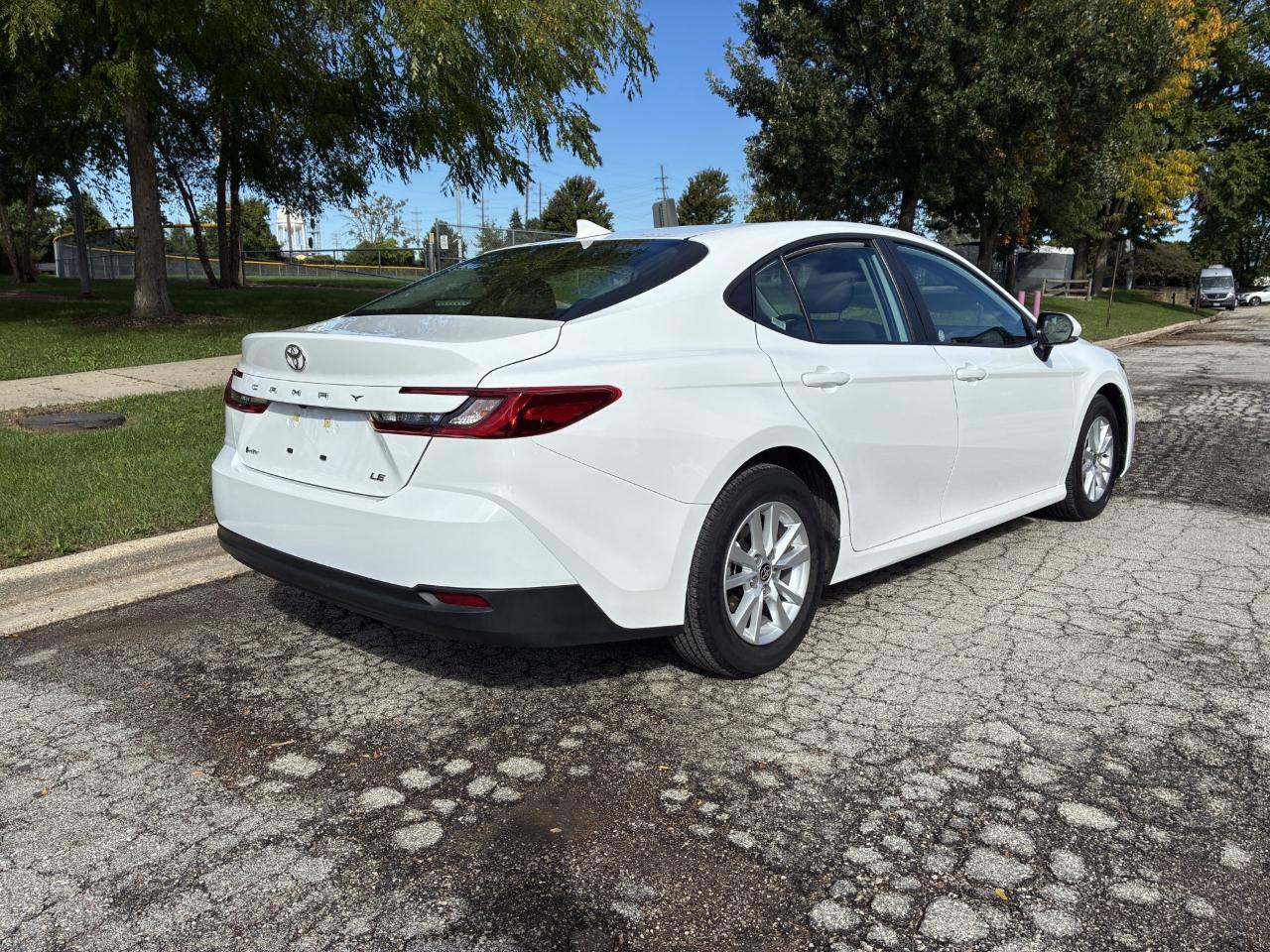 Toyota Camry Hybrid LE 2026