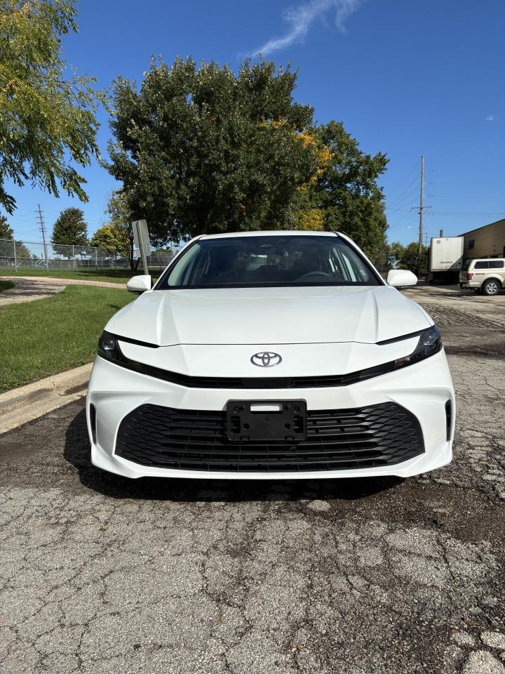 Toyota Camry Hybrid LE 2026
