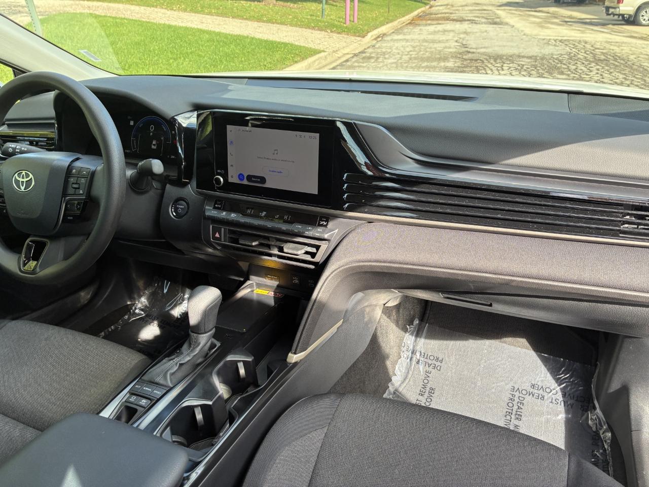 Toyota Camry Hybrid LE 2026