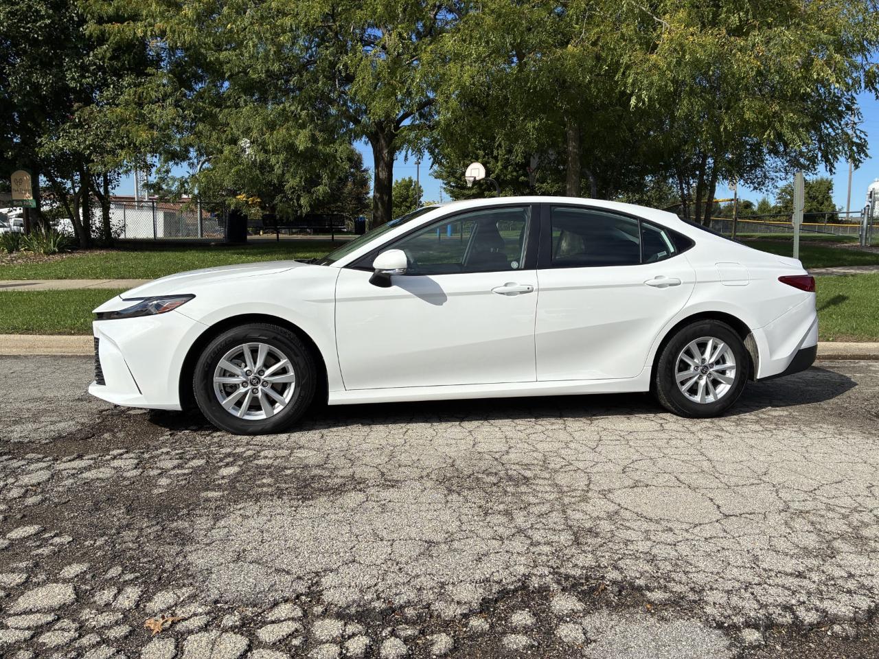 Toyota Camry Hybrid LE 2026