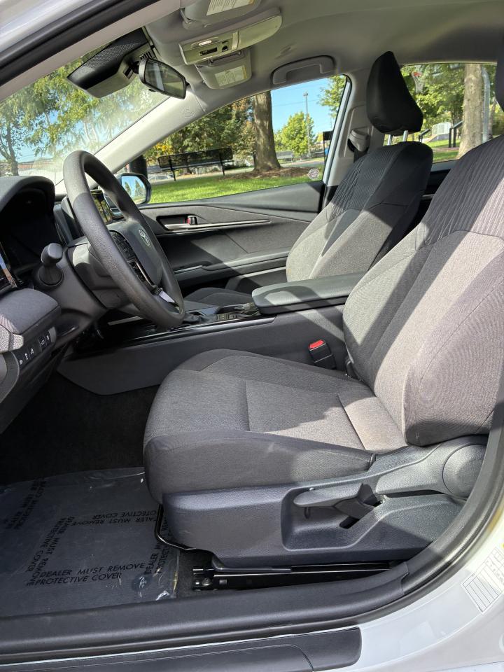 Toyota Camry Hybrid LE 2026