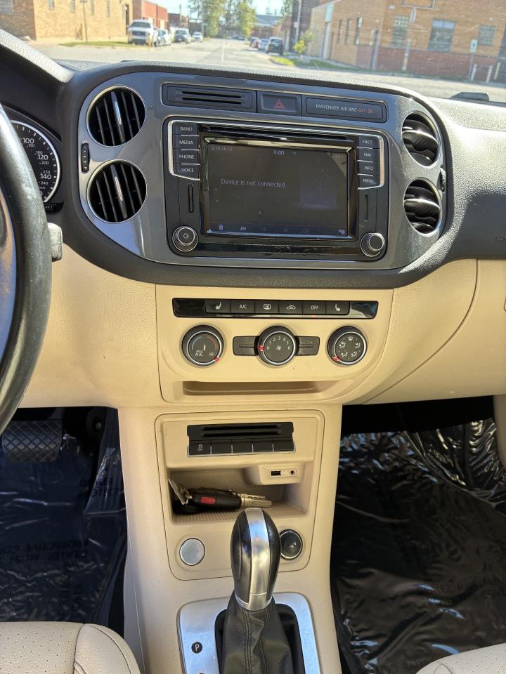 Volkswagen Tiguan SE 2016