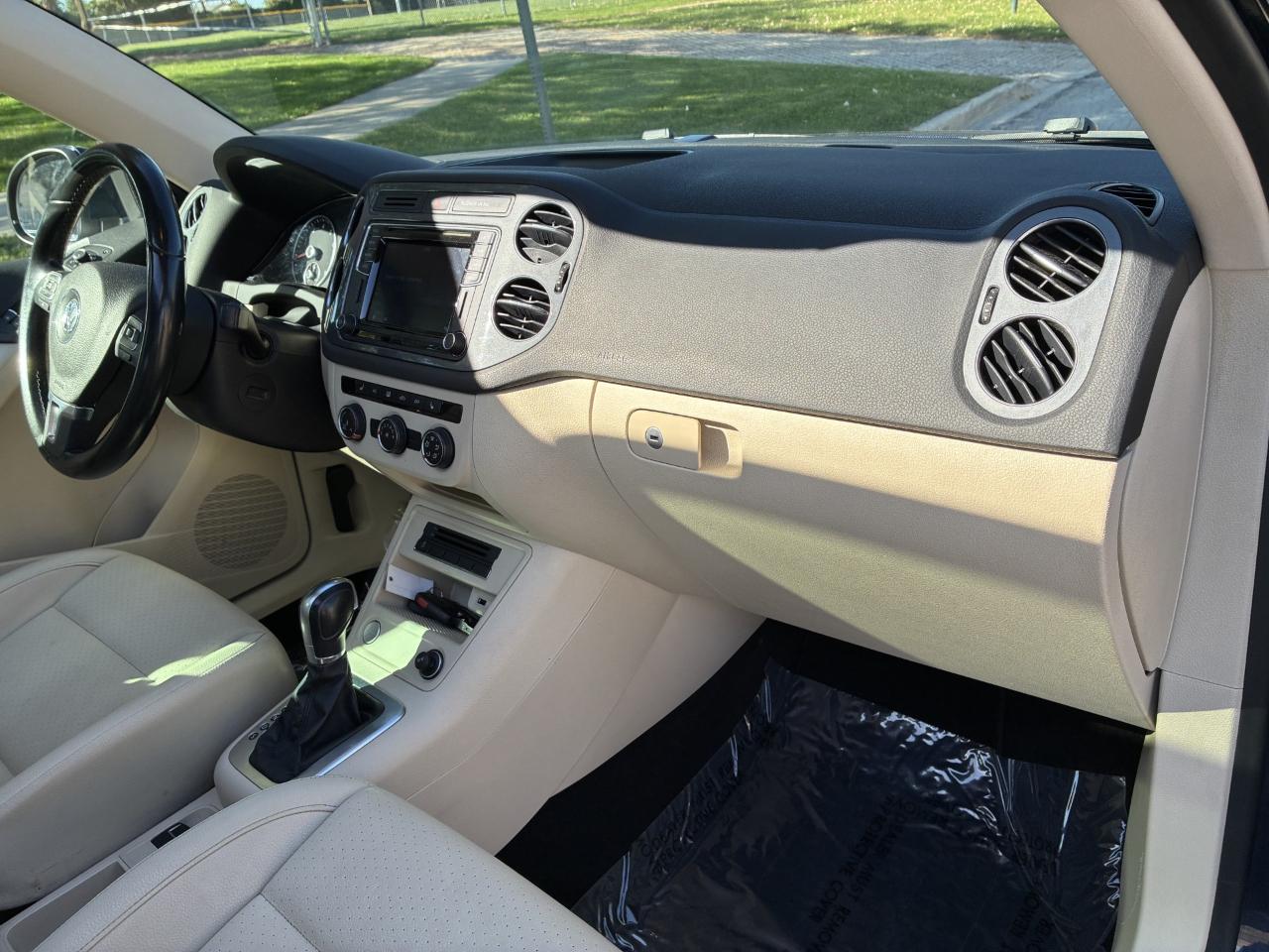 Volkswagen Tiguan SE 2016