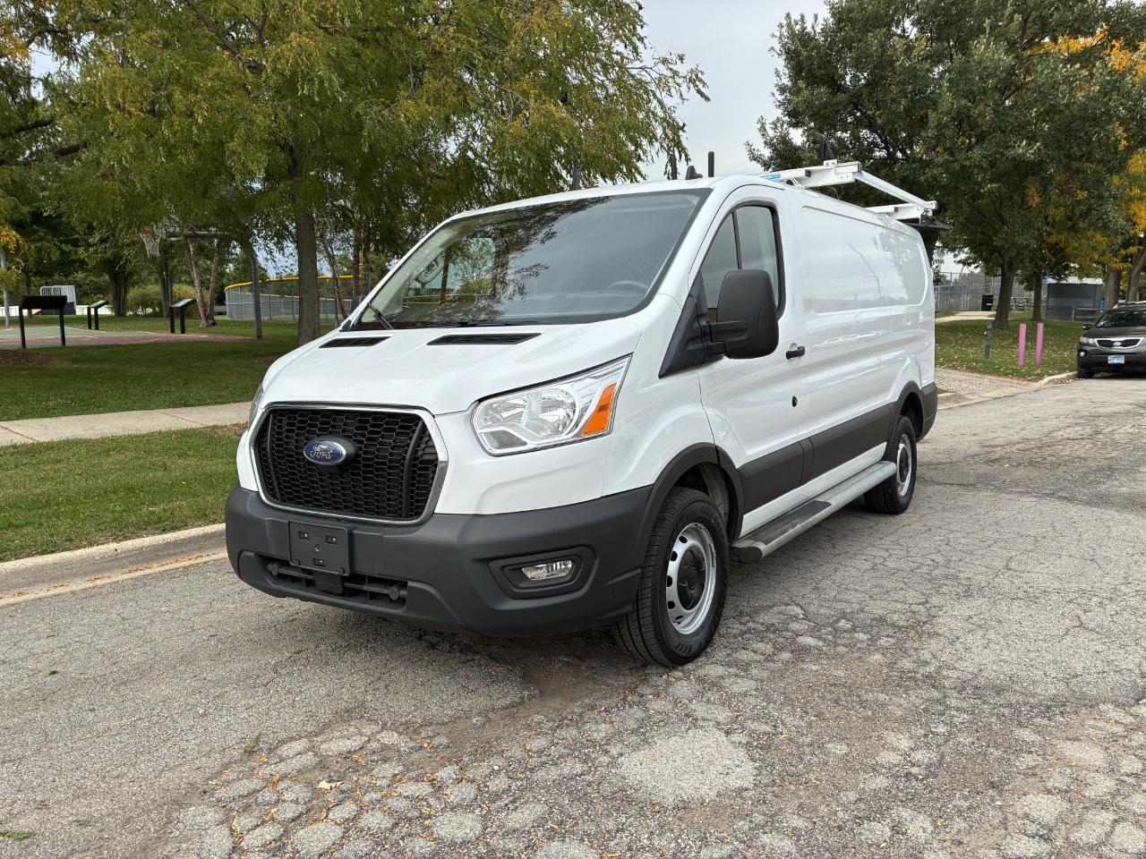 Ford Transit 250 Van Low Roof w/Sliding Pass. 130-in. WB 2021