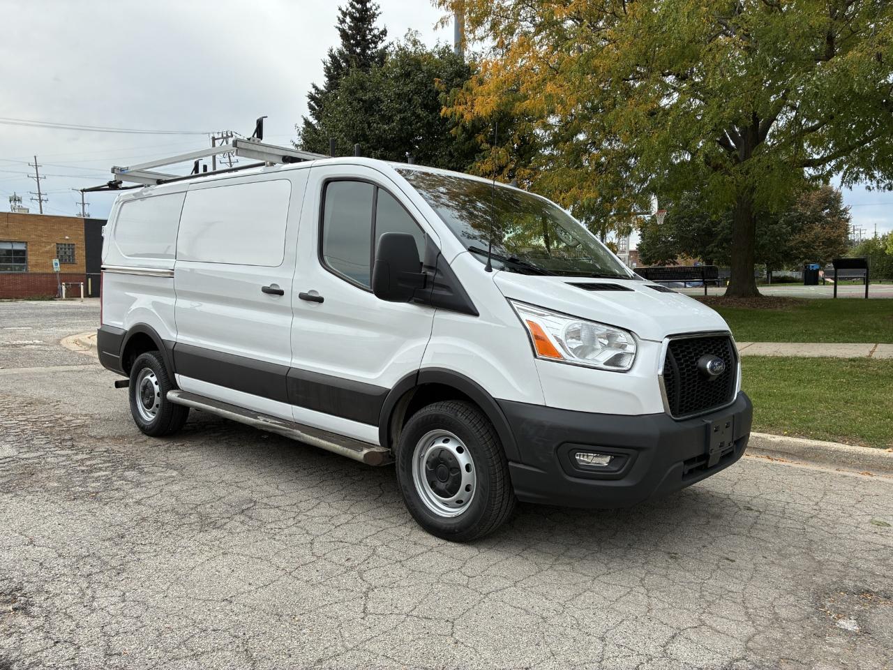 Ford Transit 250 Van Low Roof w/Sliding Pass. 130-in. WB 2021