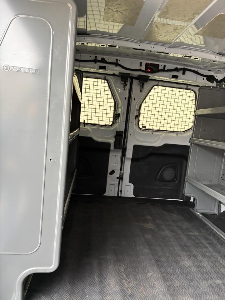 Ford Transit 250 Van Low Roof w/Sliding Pass. 130-in. WB 2021