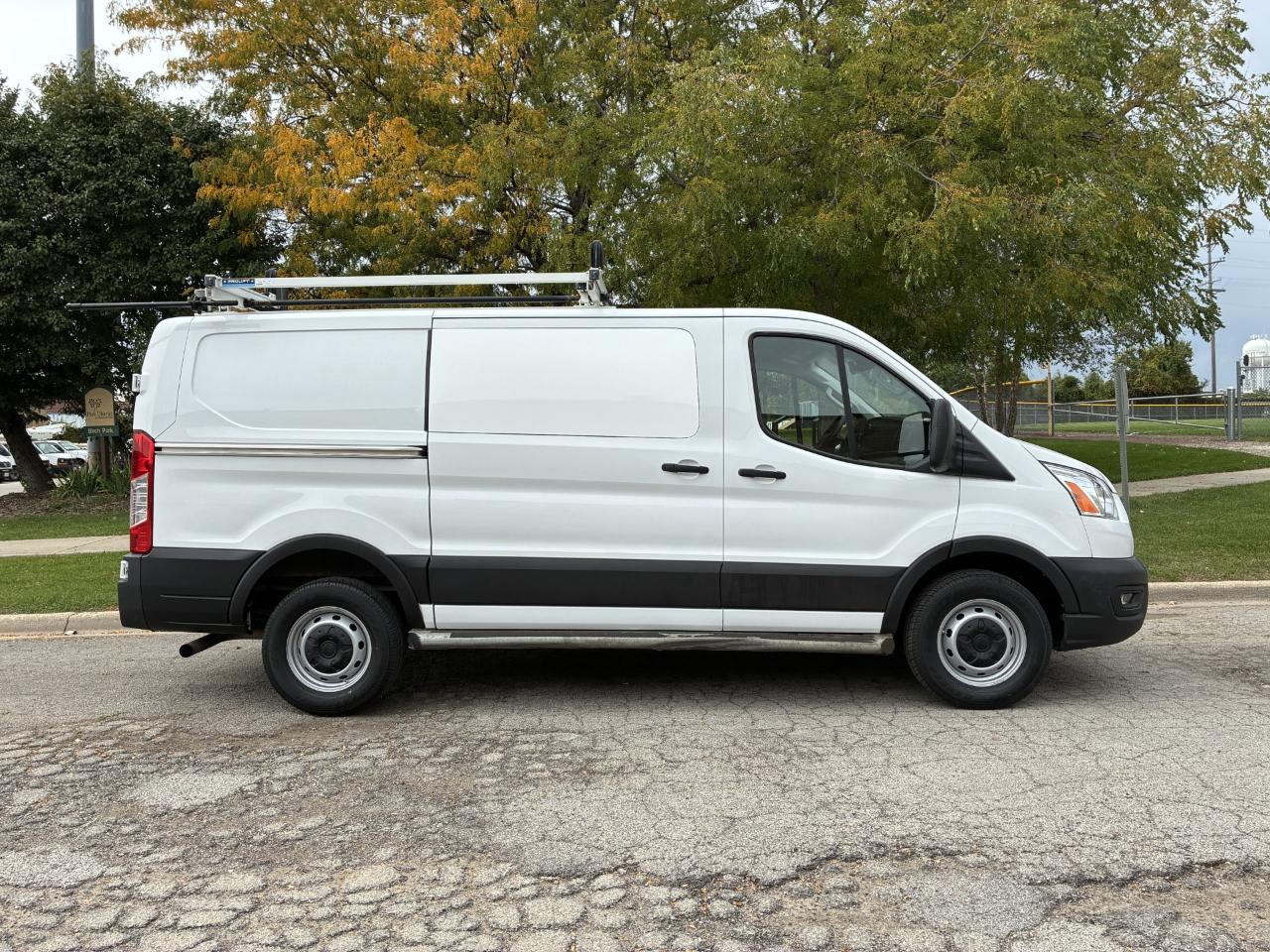Ford Transit 250 Van Low Roof w/Sliding Pass. 130-in. WB 2021